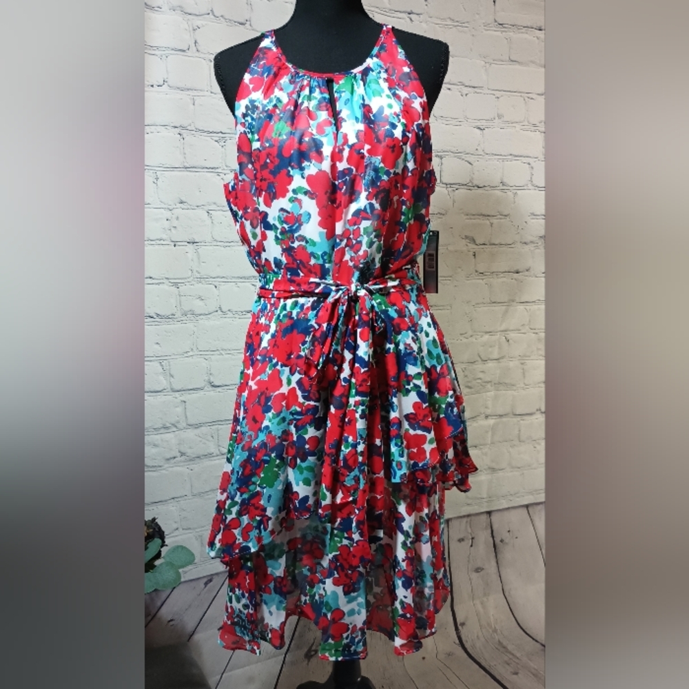 SLVLS RuchedNeck BotanicalPrint Woven Chiffon Tiered PebbleDress White